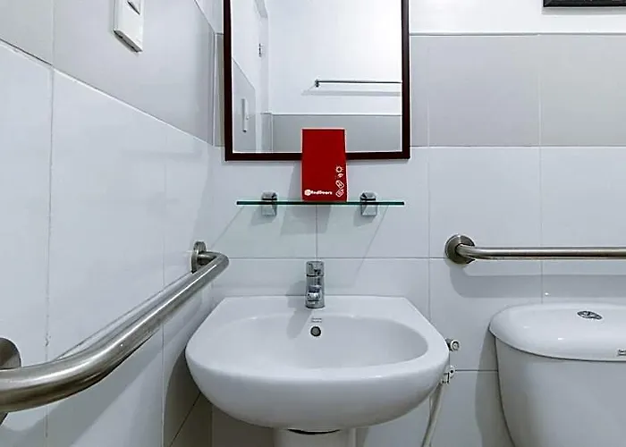 Reddoorz @ Melbourne Makati * Manila