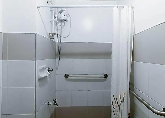 Hotel Reddoorz @ Melbourne Makati *